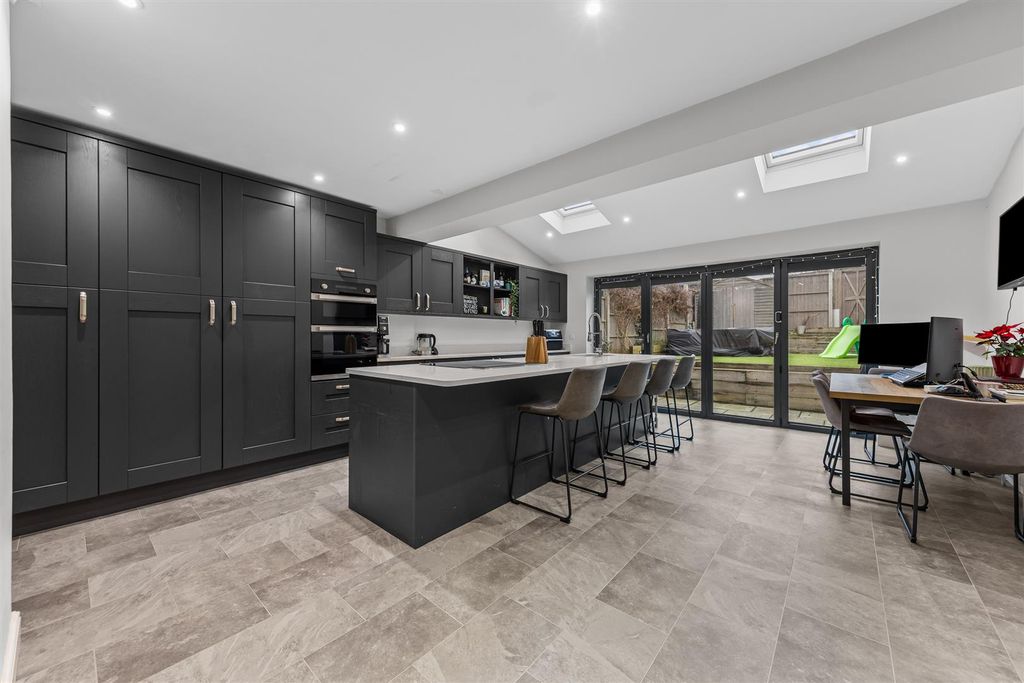 Property photo 2 of 22 7Pipittclweb20.Jpg