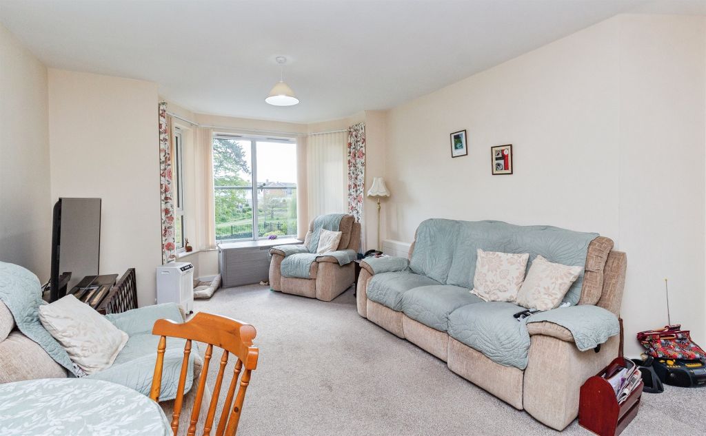 Property photo 3 of 12