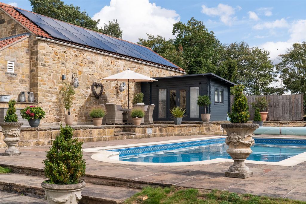 Property photo 2 of 113 Externals-9.Jpg