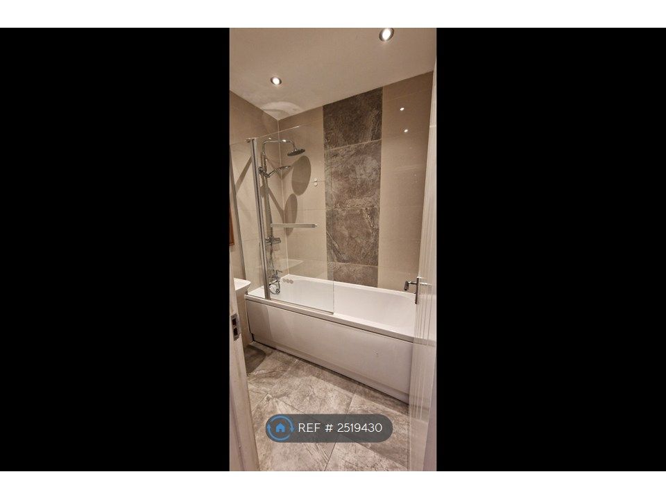 Property photo 3 of 13 Bathroom