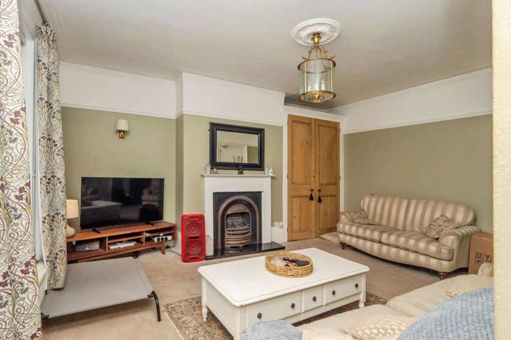 Property photo 2 of 14