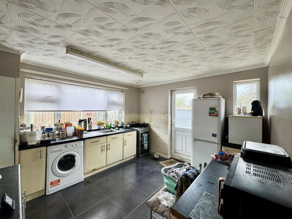 Property photo 2 of 15 Kitchen