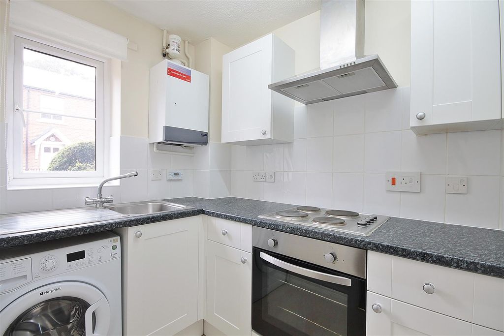 Property photo 2 of 5