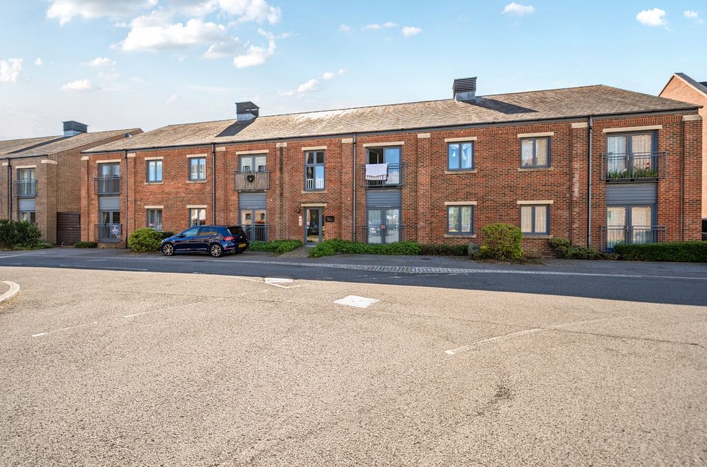 Property photo 1 of 8 1446230-15-69Dd1E...