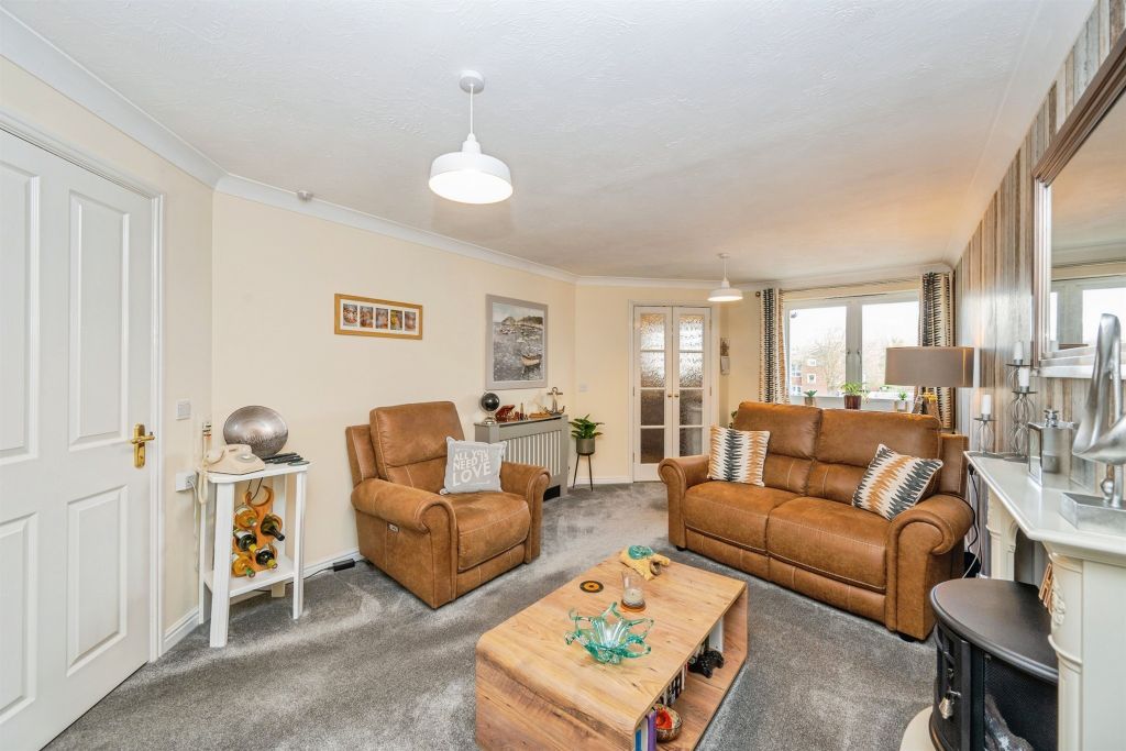 Property photo 2 of 17