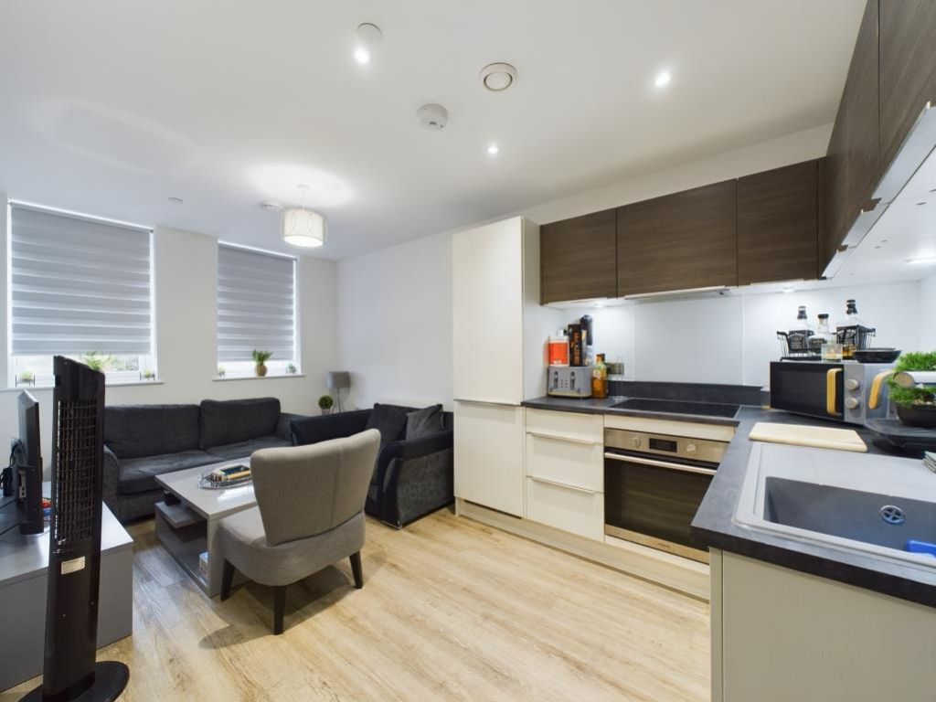 Property photo 2 of 6 Cam01909G0-Pr0088-Still006_Lge