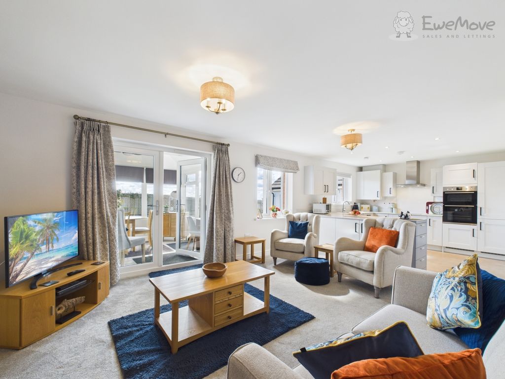 Property photo 2 of 13 Cam03640G0-Pr0067-Still013