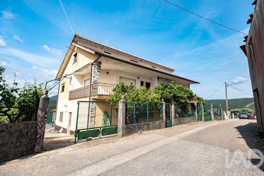 Property photo 1 of 40