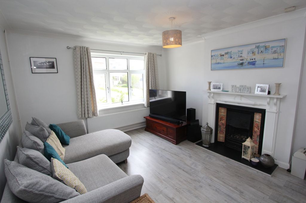 Property photo 3 of 31