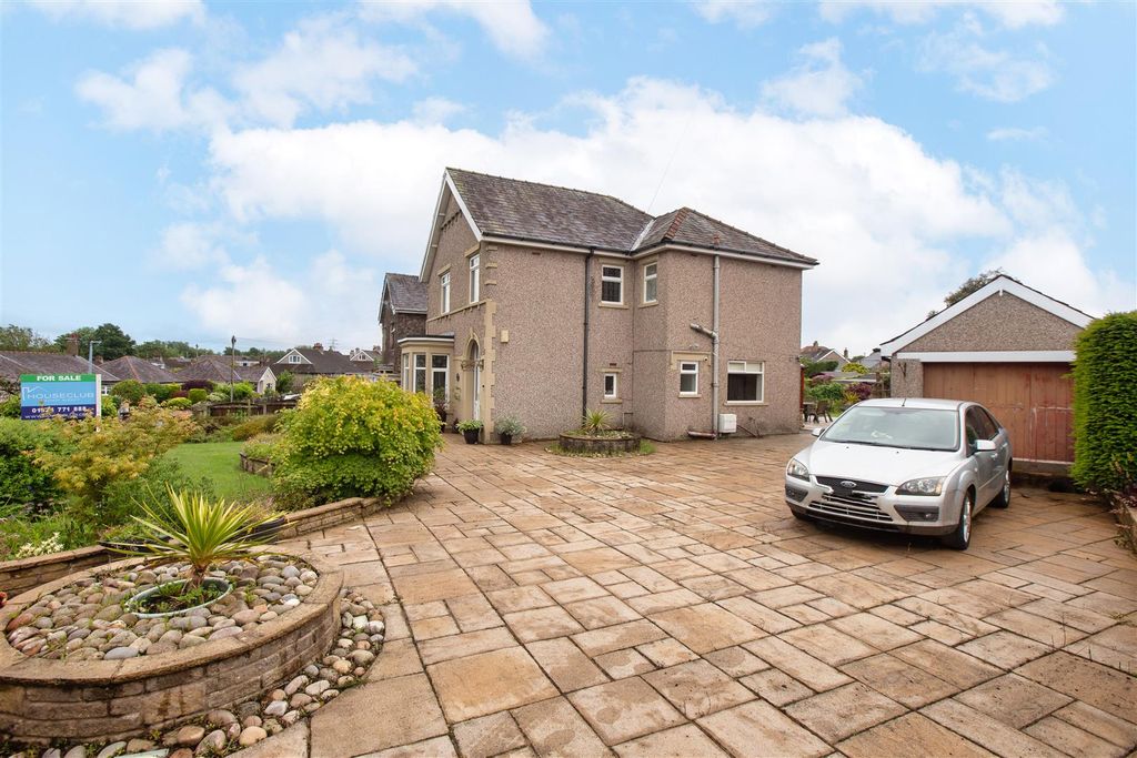 Property photo 2 of 24