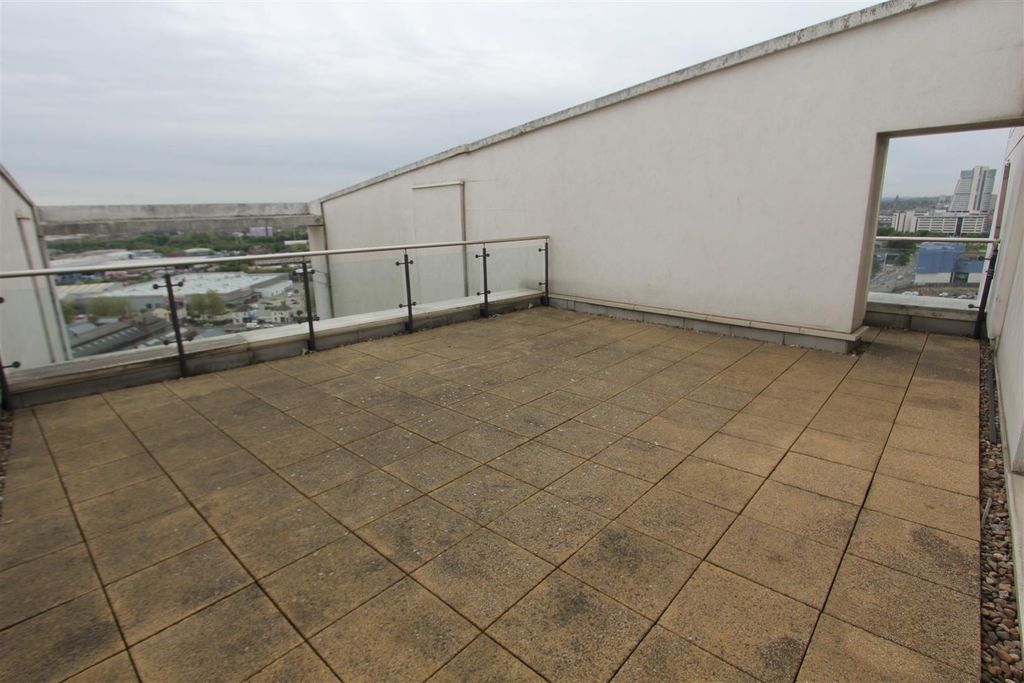 Property photo 3 of 10 Terrace.Jpg