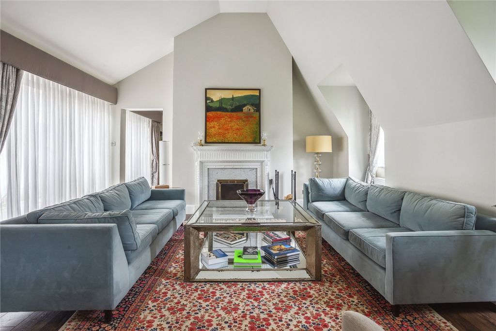 Property photo 2 of 12 Drawing Room