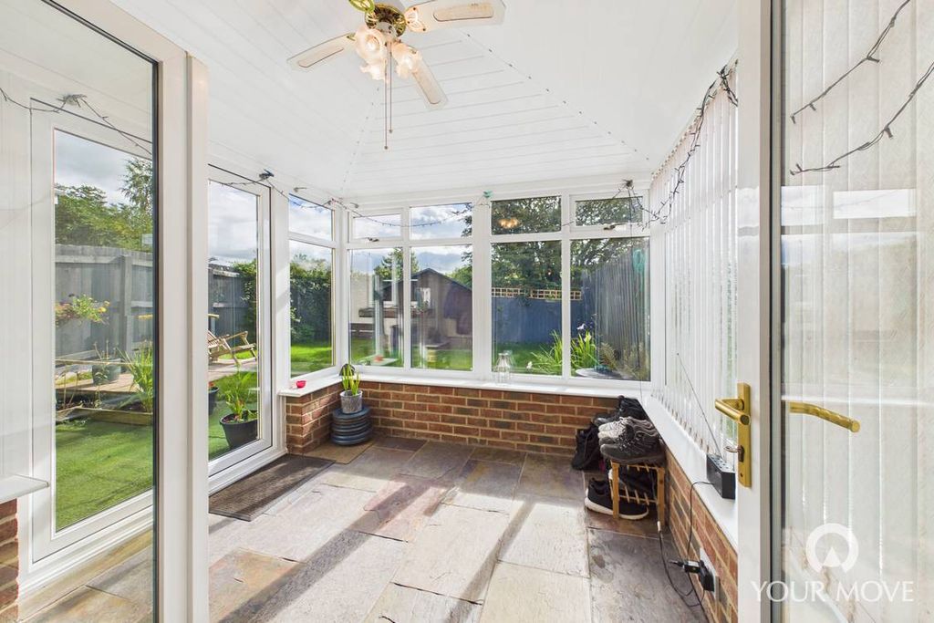 Property photo 3 of 18 Conservatory