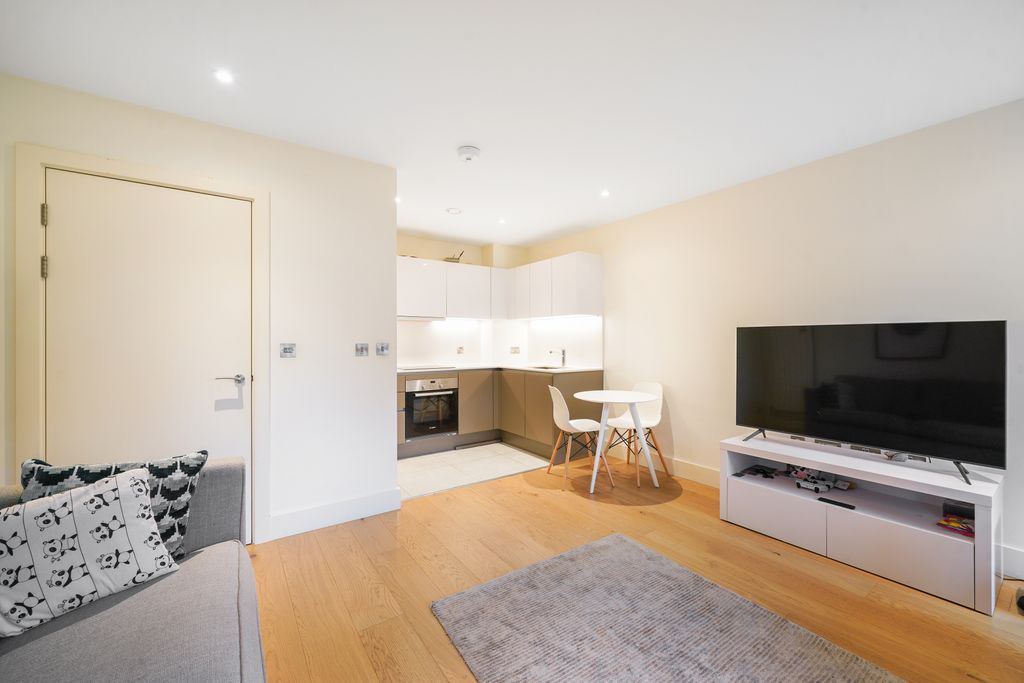 Property photo 3 of 16