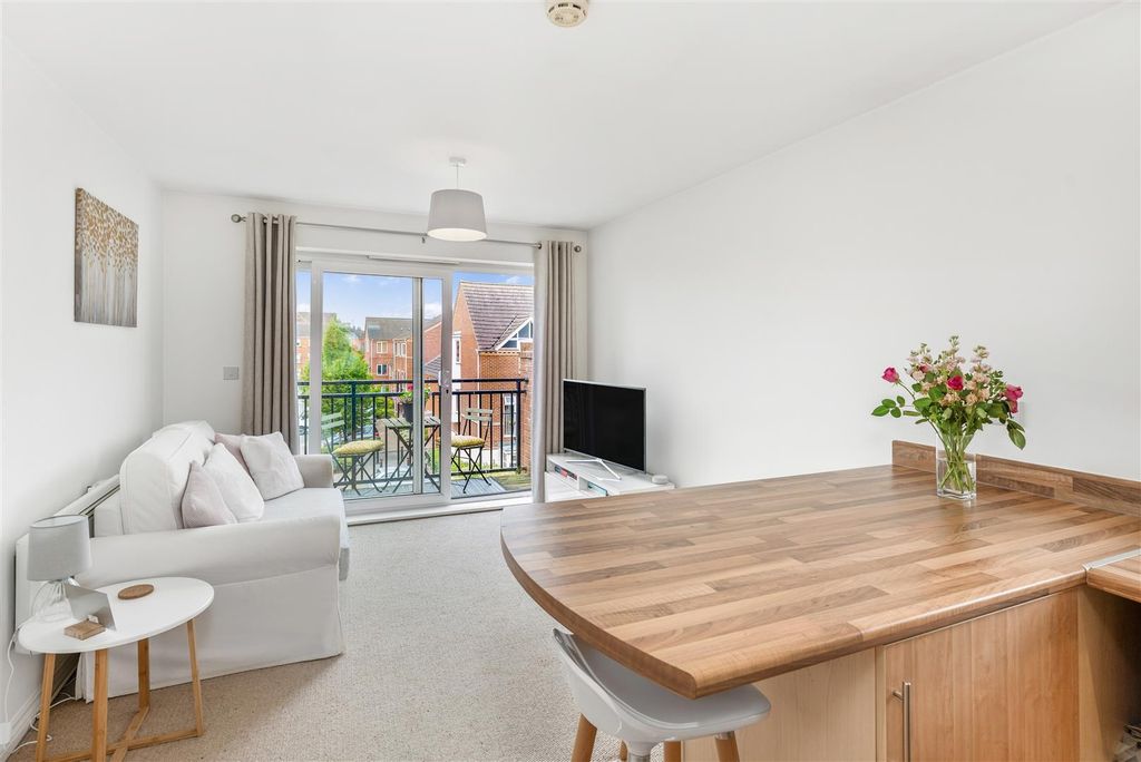 Property photo 3 of 11 54 Verney Road, Banbury-12.Jpg