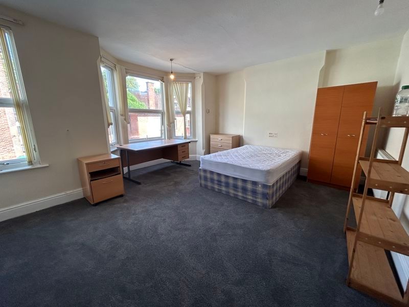 Property photo 3 of 11 Photo 6