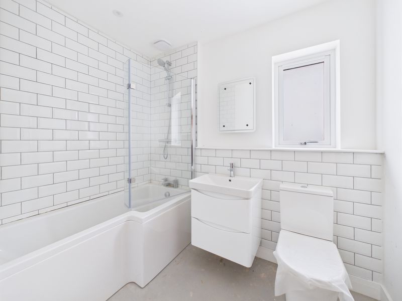 Property photo 2 of 8 Bathroom