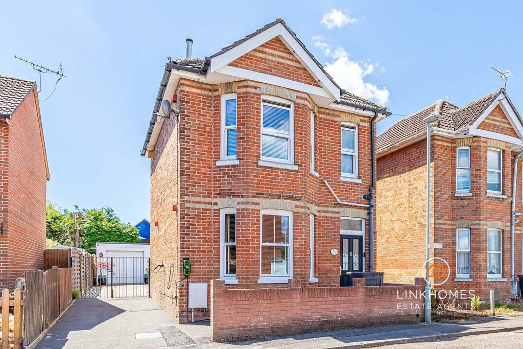 Property photo 1 of 28