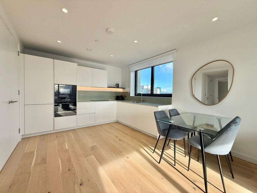 Property photo 3 of 18 Gallery