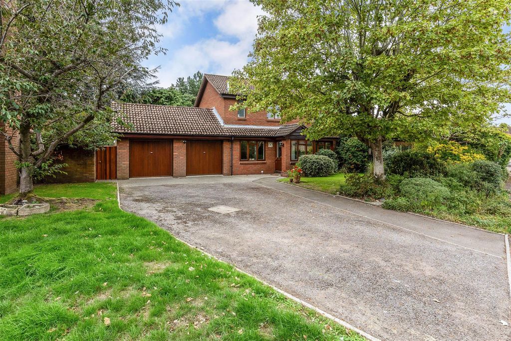 Property photo 1 of 13 External