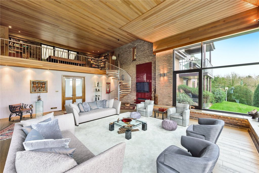 Property photo 2 of 57 Picture No. 98