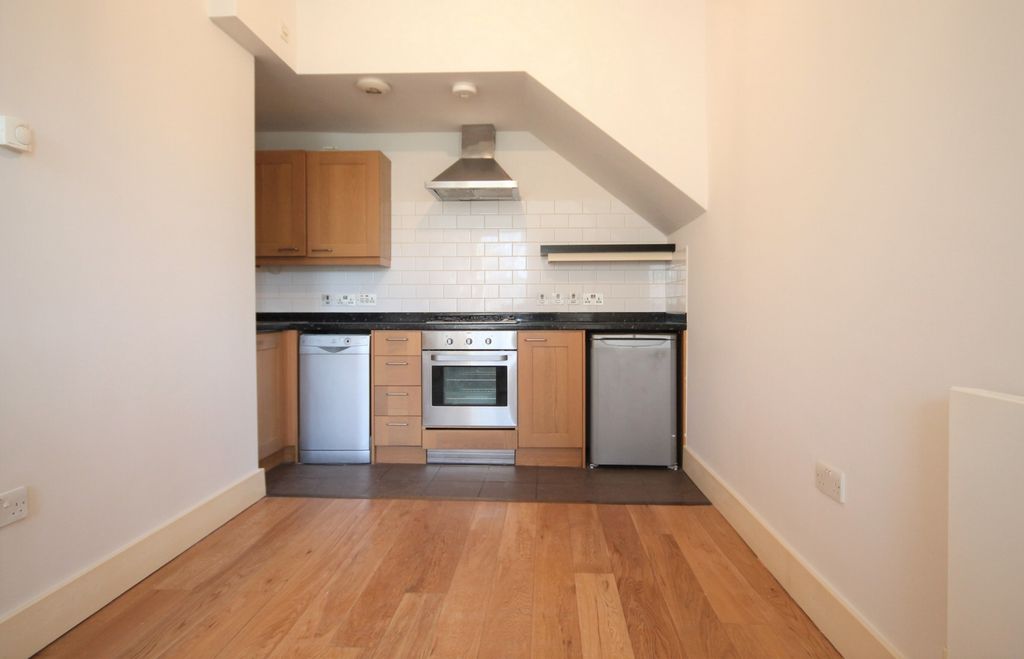 Property photo 2 of 7 Kitchen