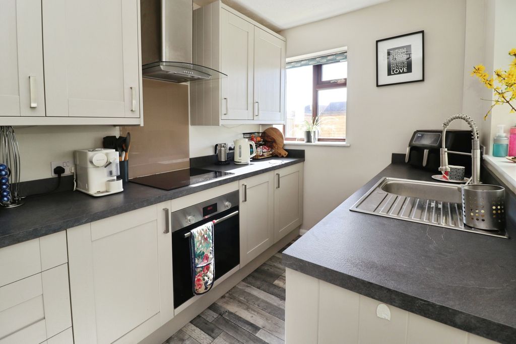 Property photo 3 of 14