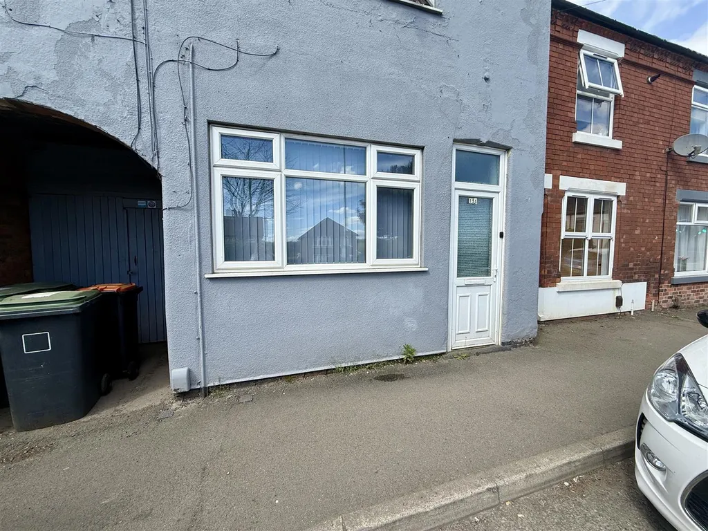 Apartment in Nottingham, Awsworth - View 3