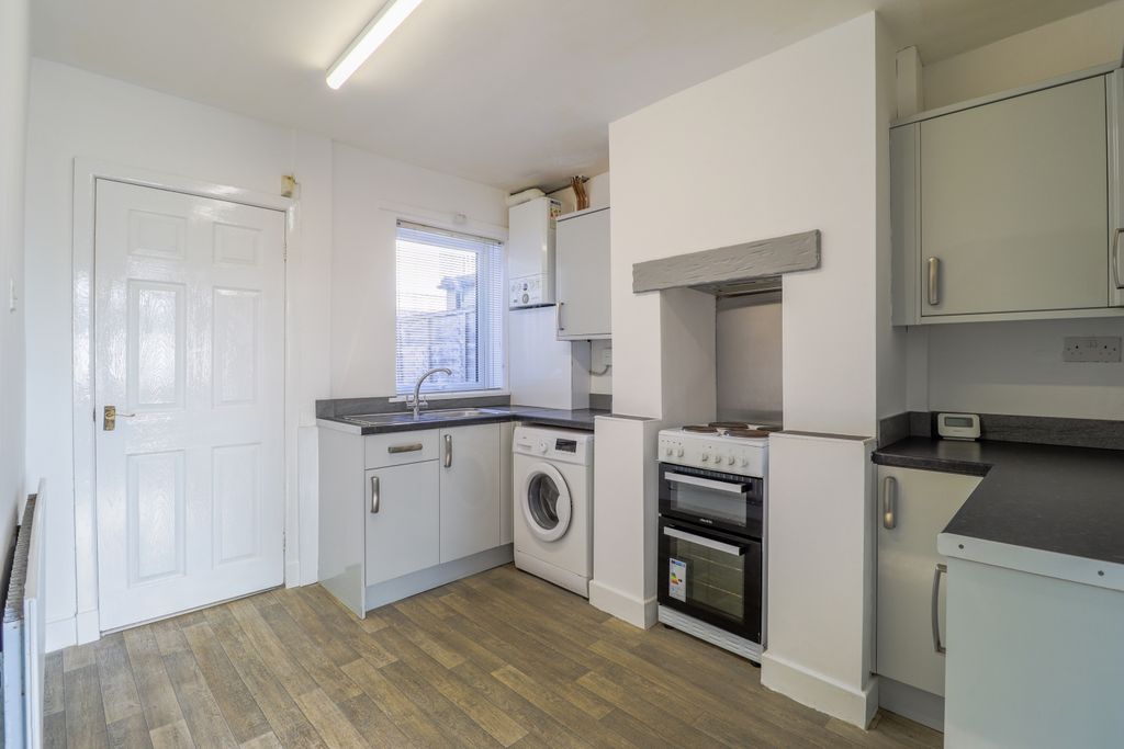 Property photo 2 of 7 Kitchen-61