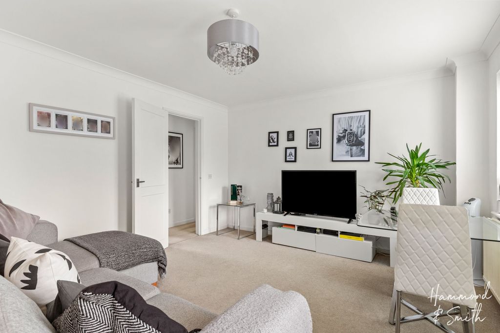 Property photo 3 of 14