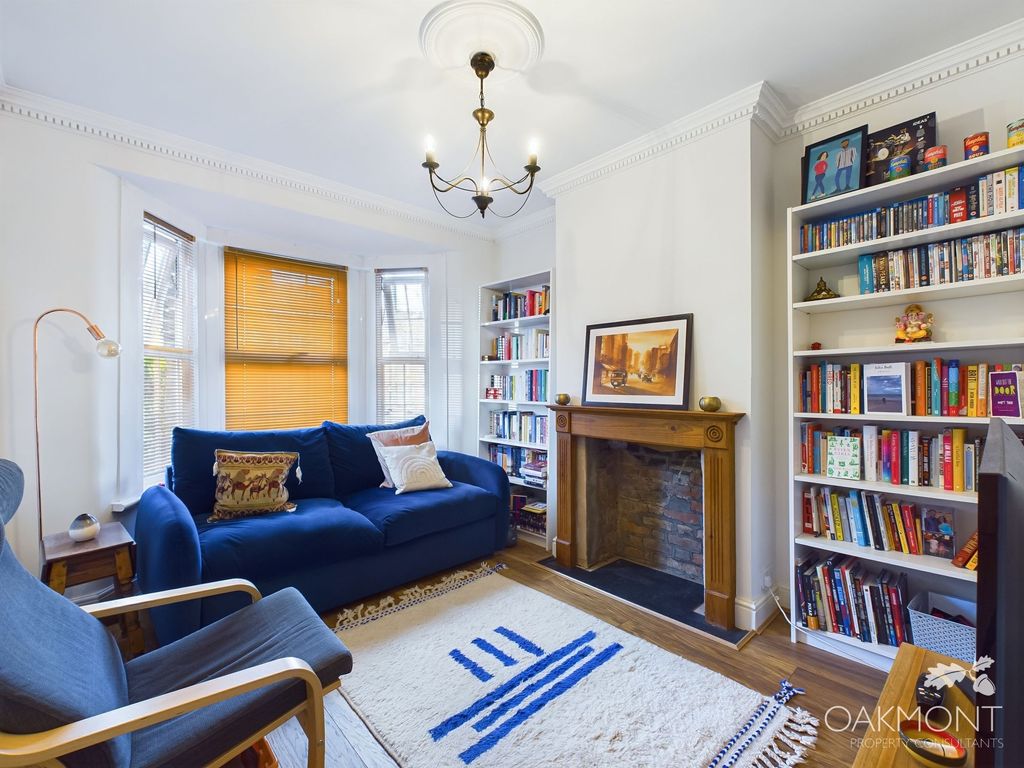 Property photo 2 of 12