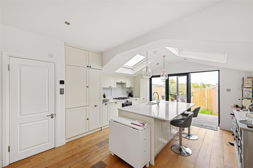 Property photo 2 of 20 Huntingfield Road Hi-7.Jpg