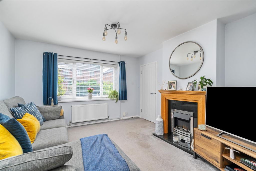 Property photo 3 of 13 25 Barford Road Shirley_8.Jpg