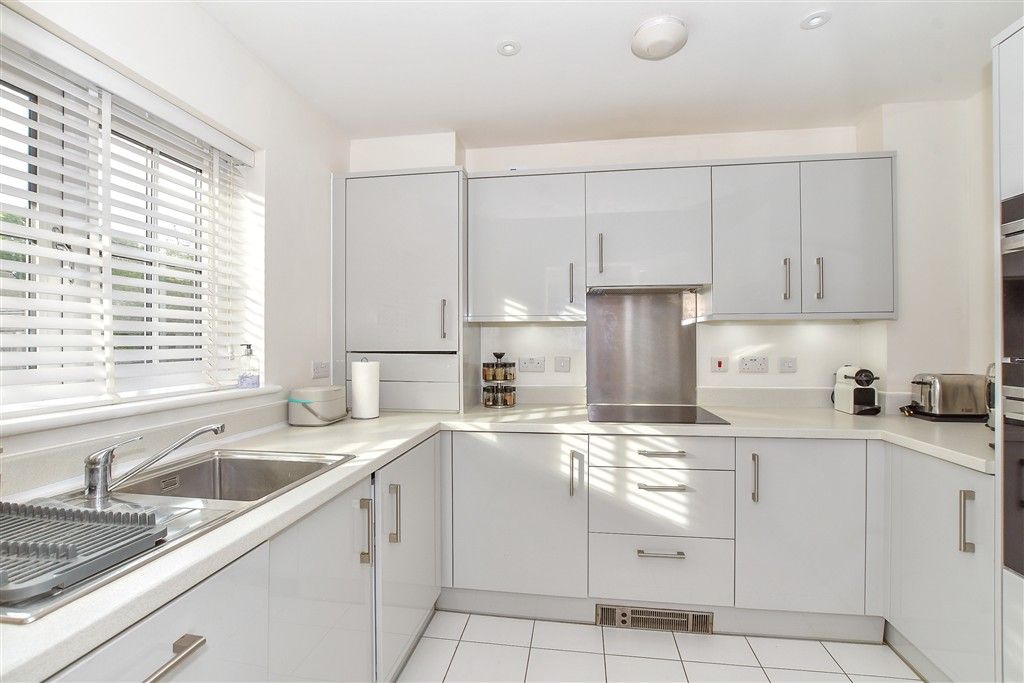 Property photo 2 of 12 Kitchen