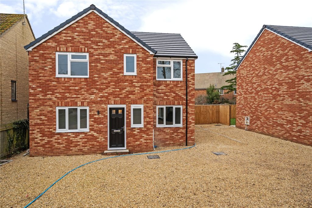 Property photo 1 of 18 Picture No. 03