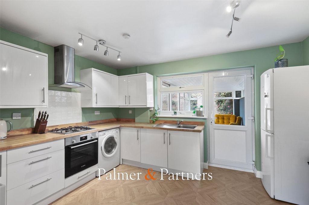 Property photo 2 of 17 Picture No. 01