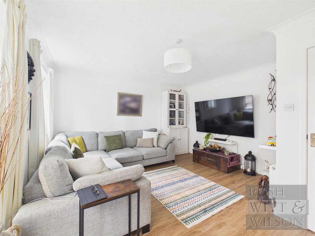 Property photo 2 of 24