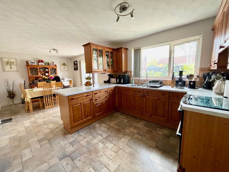 Property photo 3 of 22 Kitchen/Diner