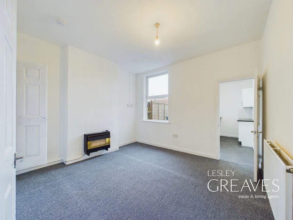 Property photo 3 of 11 Dining Room