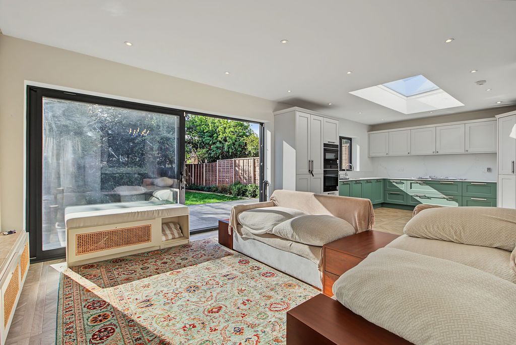 Property photo 1 of 19