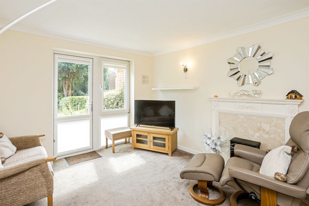 Property photo 2 of 11