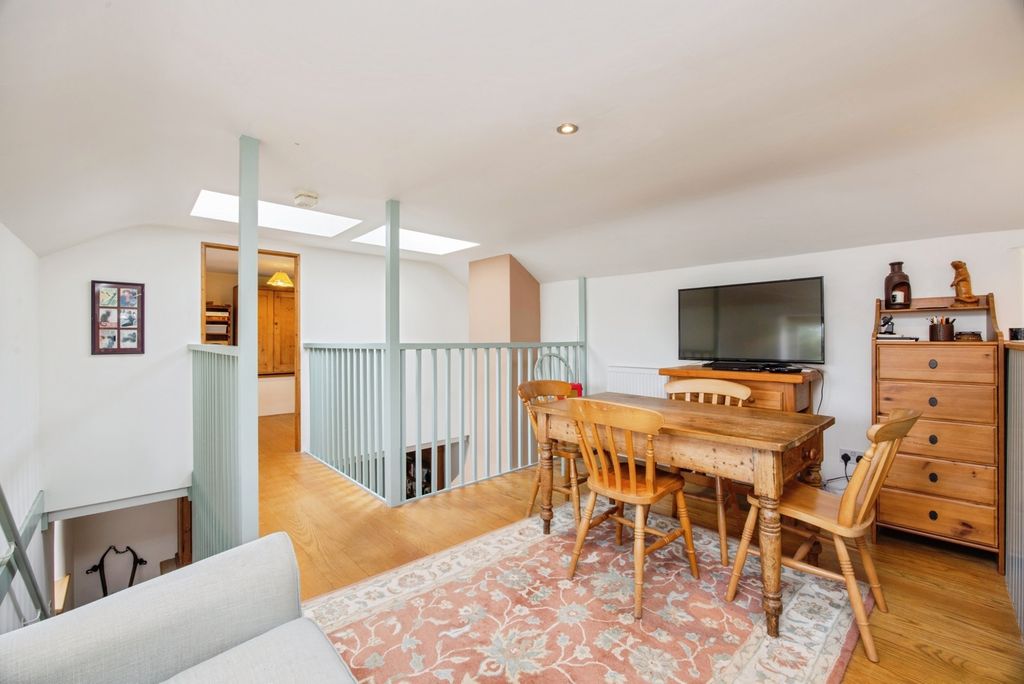 Property photo 3 of 20 Pbox-Img.Jpg