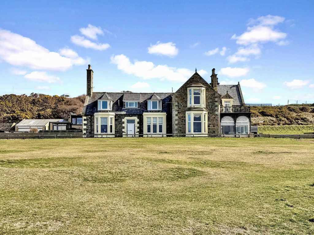 Property photo 2 of 31 Front (Exterior)