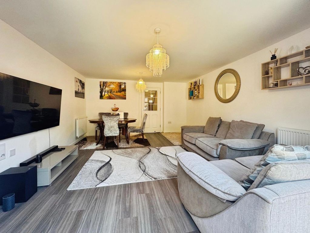 Property photo 3 of 17 Pbox-Img.Jpg
