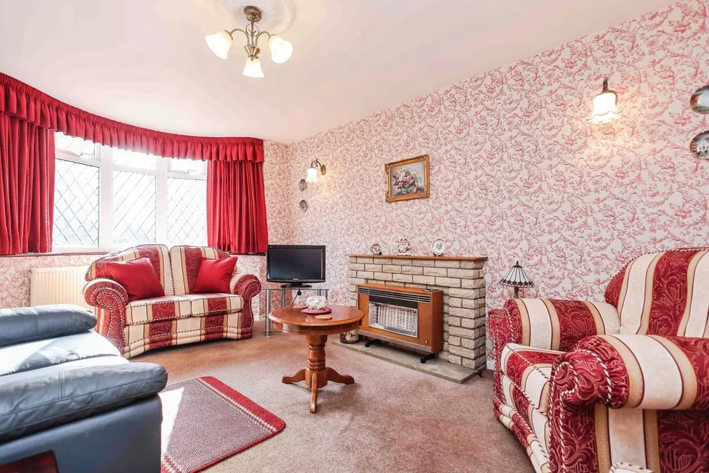 House in Birmingham, Kingstanding, West Midlands - More