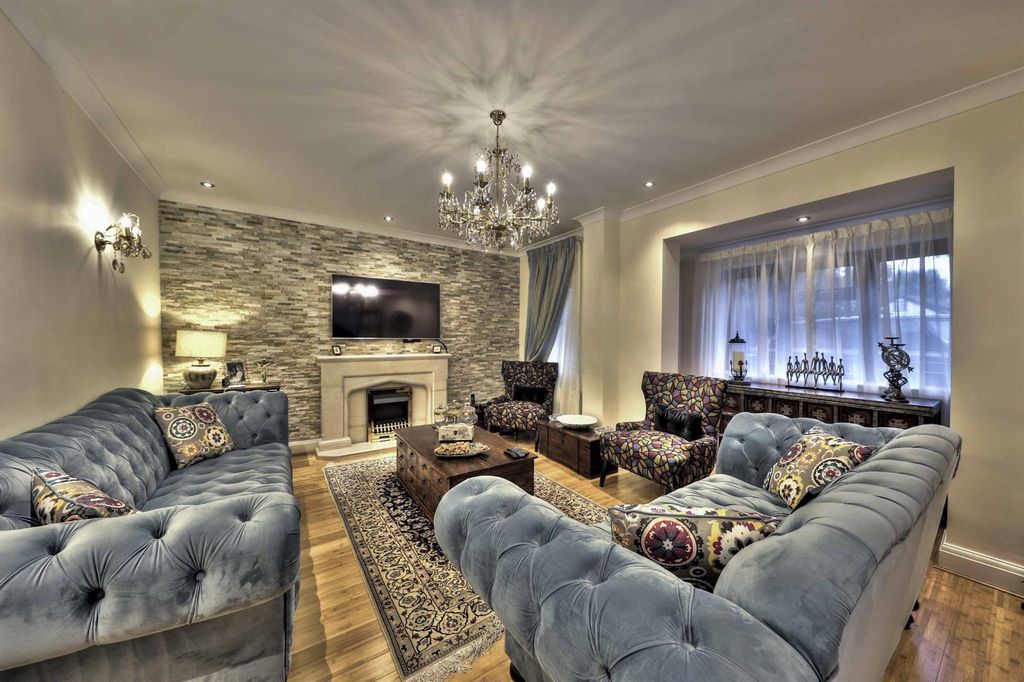 Property photo 3 of 23 Living Room