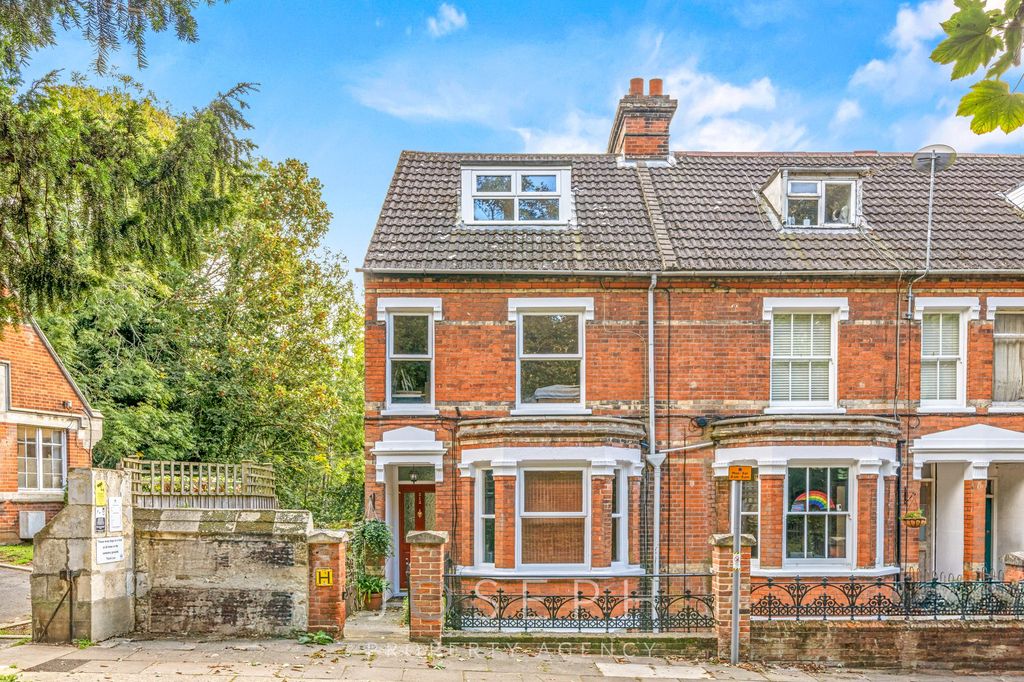 Property photo 1 of 13
