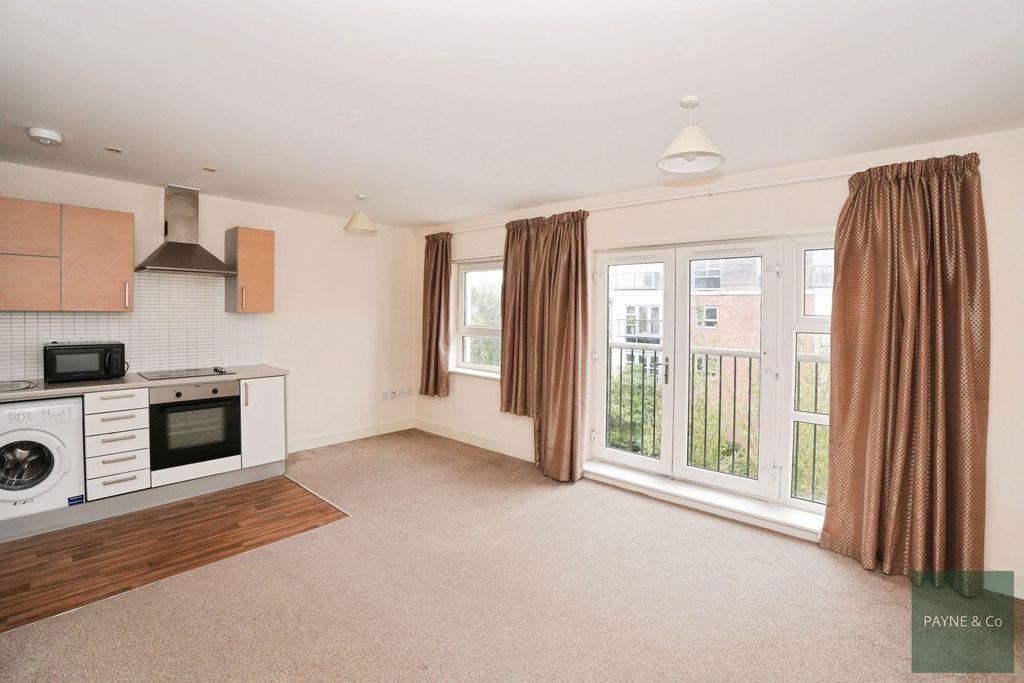 Property photo 2 of 8