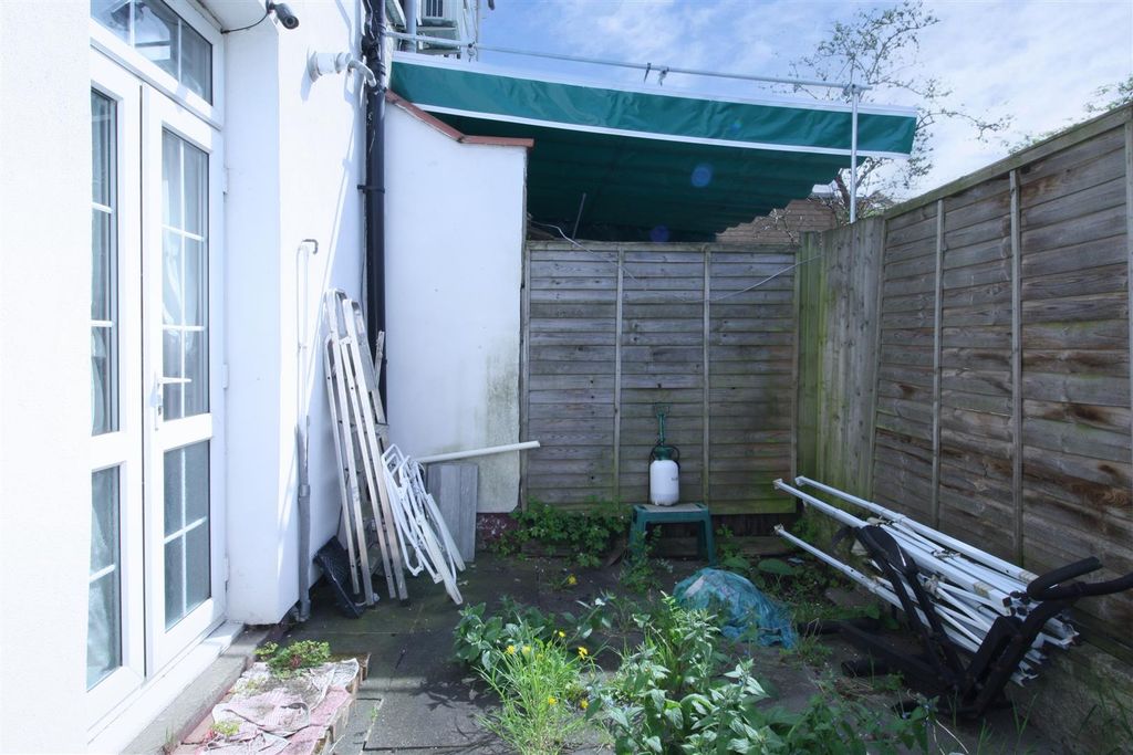 Property photo 3 of 5