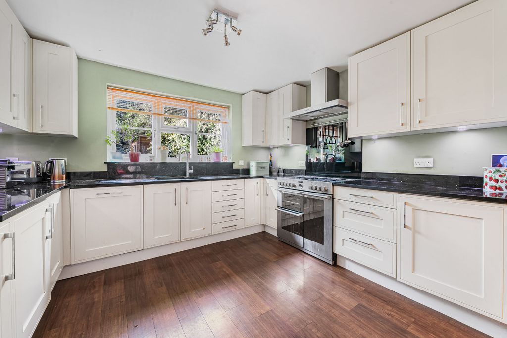 Property photo 2 of 24